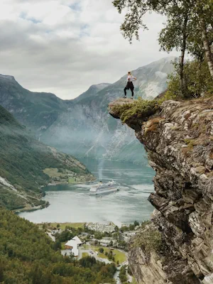 Geirangerfjorden trolltunga